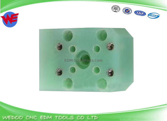 İzolatör plaka rehber tabanı F323 A290-8120-X764 Fanuc EDM yedek parçaları 56*40*26T