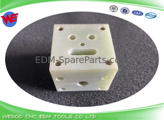 A290-8101-X509 Yukarı yalıtım levhası Fanuc EDM Parçaları A-C Serisi 40*40*34 GUIDE BASE