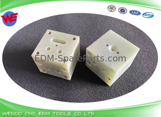 A290-8101-X509 Yukarı yalıtım levhası Fanuc EDM Parçaları A-C Serisi 40*40*34 GUIDE BASE
