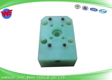 İzolatör plaka rehber tabanı F323 A290-8120-X764 Fanuc EDM yedek parçaları 56*40*26T